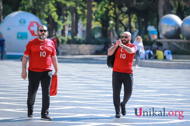 Türkiyə milli komandasının azarkeşləriBakı küçələrinə axışdı - FOTOLAR