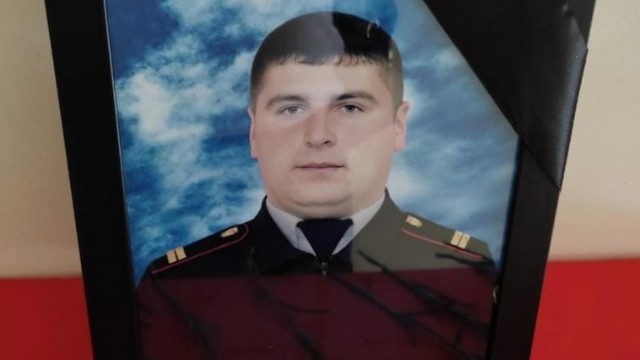 Azərbaycanda avtomobil polisi vuraraq öldürdü