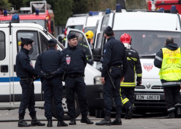 Fransada uşaq bağçasına silahlı hücum - ölən var