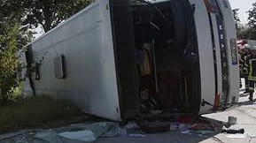 Turistləri daşıyan avtobus qəzaya uğradı: 18 ÖLÜ