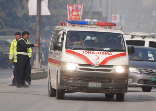 Pakistanda avtobusla yük maşını toqquşdu - 27 nəfər öldü