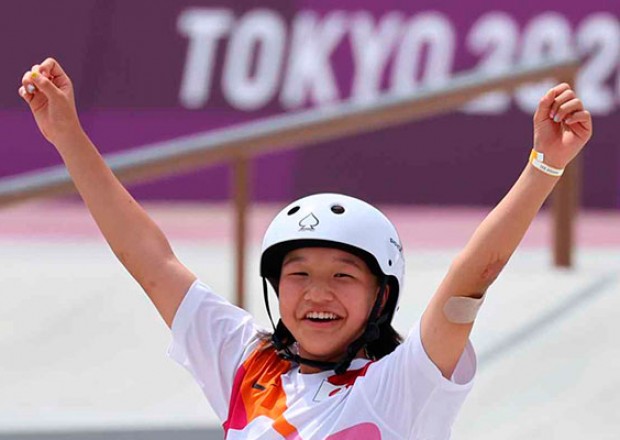 13 yaşlı idmançı Olimpiya çempionu oldu 