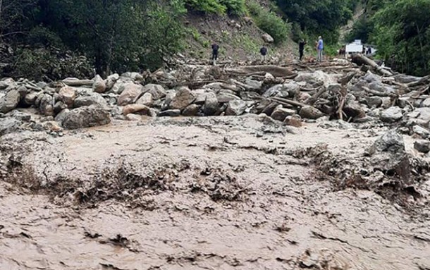 Leysan yağışları Gürcüstanda da selə səbəb oldu - FOTO