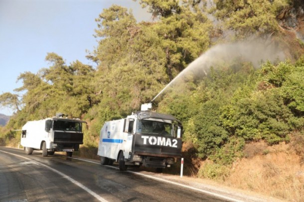 Türkiyədəki yanğınlara "TOMA"lar cəlb edildi -FOTOLAR