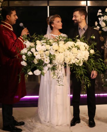 Türkiyəli müğənni aktrisa ilə evləndi- FOTOLAR