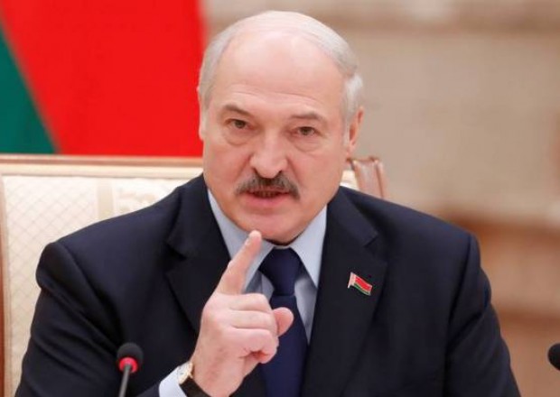 "Qərb döyülmüş it kimi hər xırda şeylərlə..." - Lukaşenko