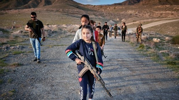 Amerikalı veteranlar erməni uşaqlara hərbi təlim keçir