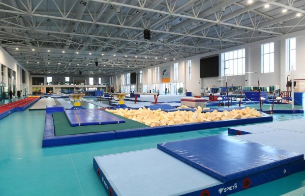 Prezident ailəsi ilə birlikdə Milli Gimnastika Arenasının yeni binasında- FOTOLAR (YENİLƏNİB)