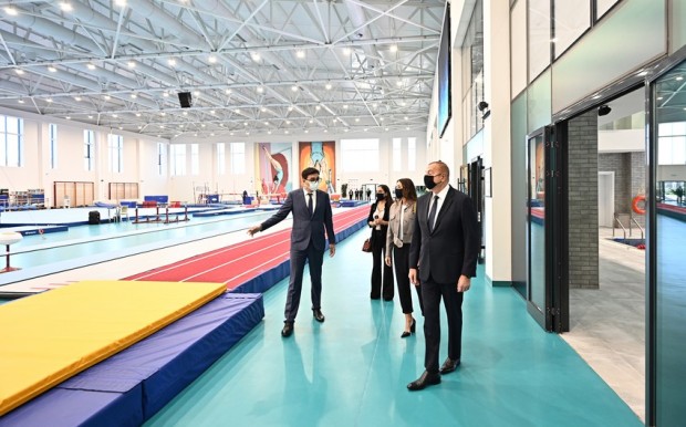 Prezident ailəsi ilə birlikdə Milli Gimnastika Arenasının yeni binasında- FOTOLAR (YENİLƏNİB)