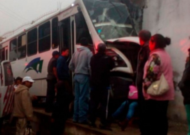 Meksikada sərnişin avtobusu qəzaya uğrayıb, 19 nəfər ölüb