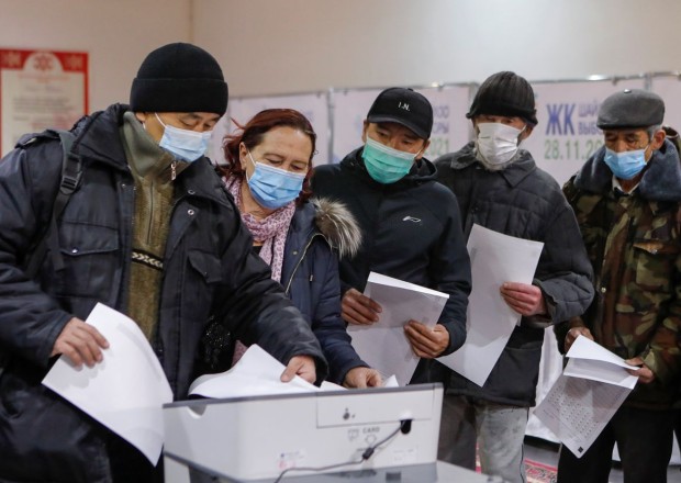 Qırğızıstanda parlament seçkilərinin ilkin nəticələriaçıqlandı