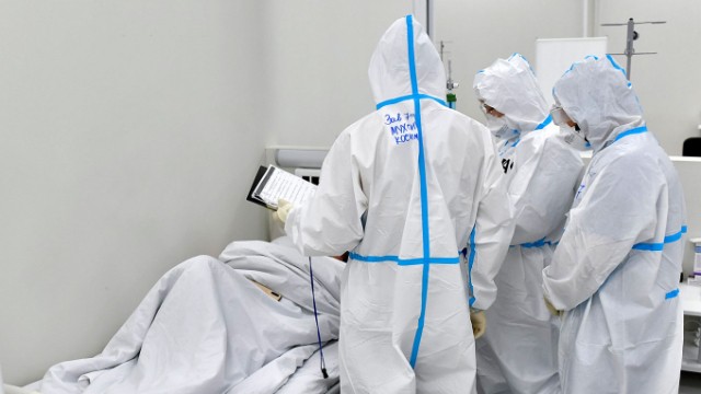 Rusiyada bir gündə 1 206 nəfər pandemiyanın qurbanı oldu