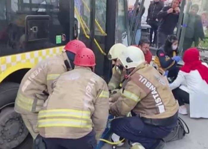 Türkiyədə sərnişin avtobusu dayanacağa çırpıldı- Yaralılar var