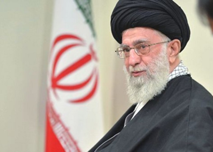 “Twitter” İranın ali liderinin hesabını blokladı