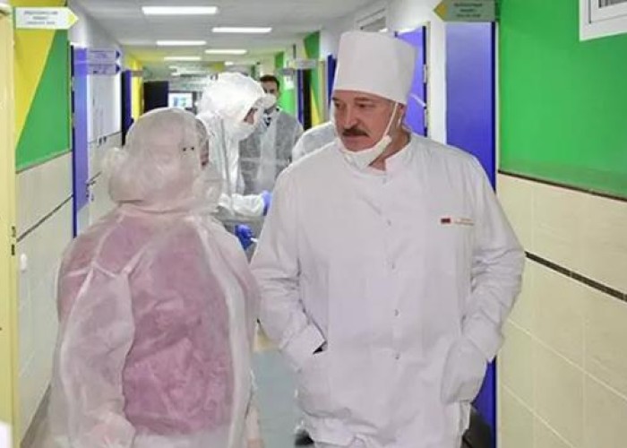 Belarus prezidenti "omikron" ştamına yoluxdu