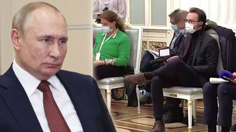 Putin oturuşu ilə diqqət çəkən jurnalistə ƏSƏBİLƏŞDİ - VİDEO