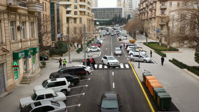 Bu küçədə 138 avtomobil üçün parklanma yeri təşkil edildi- VİDEO