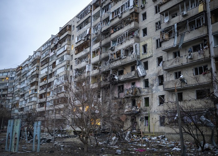 Rusiya Xarkov şəhərini Qradla vurdu- VİDEO