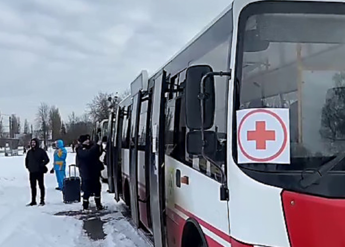Ukraynanın Sumi şəhərində əhali evakuasiya olunur