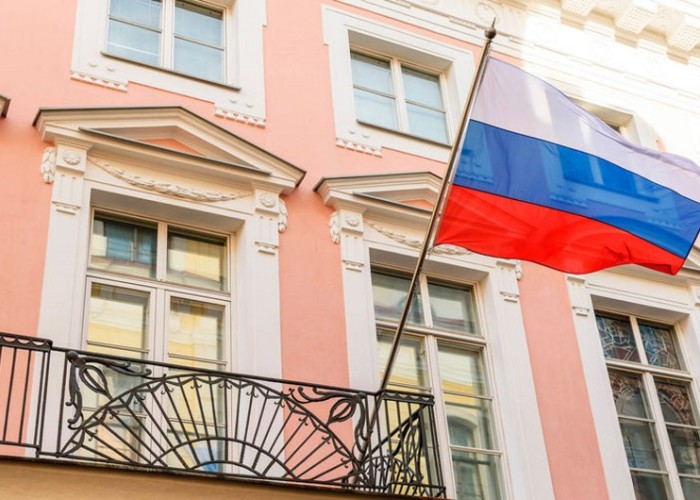 Dəftərxana binasından rus bayrağı götürüldü