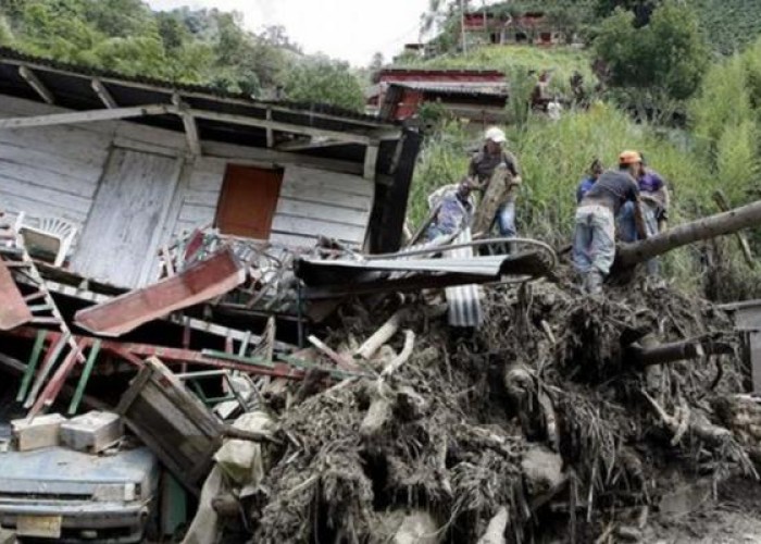 Kolumbiyada torpaq sürüşməsi nəticəsində 11 nəfər öldü 