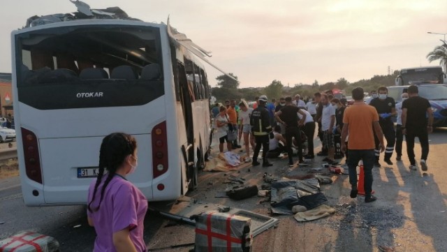 Türkiyədə turistlərlə dolu avtobus qəzaya uğradı -  10 ÖLÜ