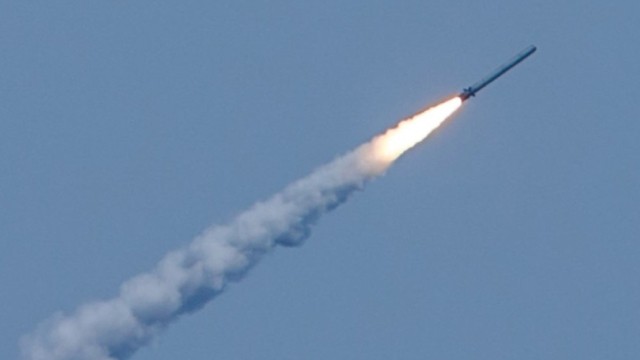 Rusiya Odessa hava limanına raketlər atdı