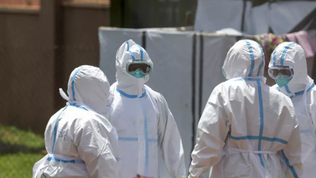 Ebola xəbərdarlığı: 2 bölgədə komendant saatı elan edildi