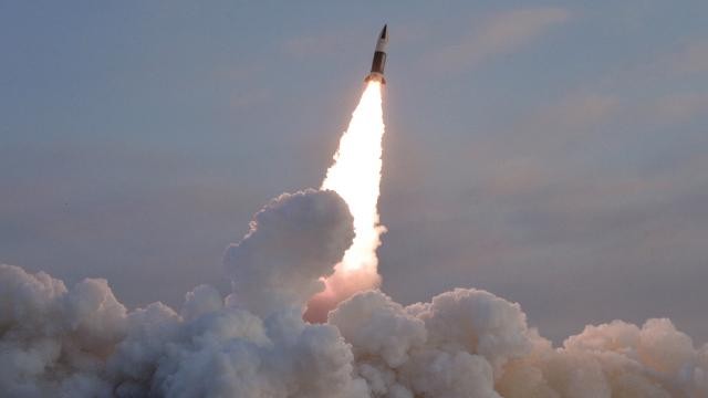 Şimali Koreya Yapon dənizinə doğru ballistik raket atdı