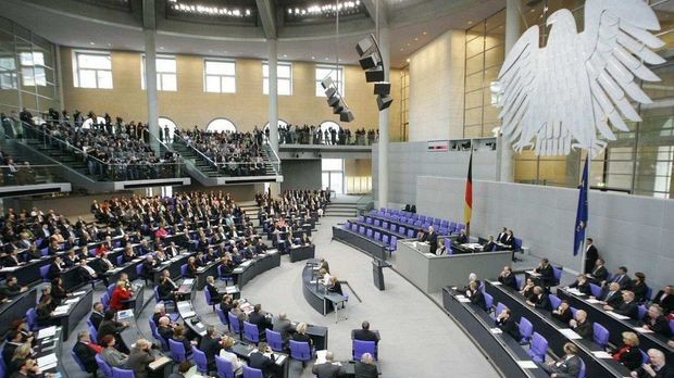 Almaniya parlamentində deputatların sayı azaldılacaq 