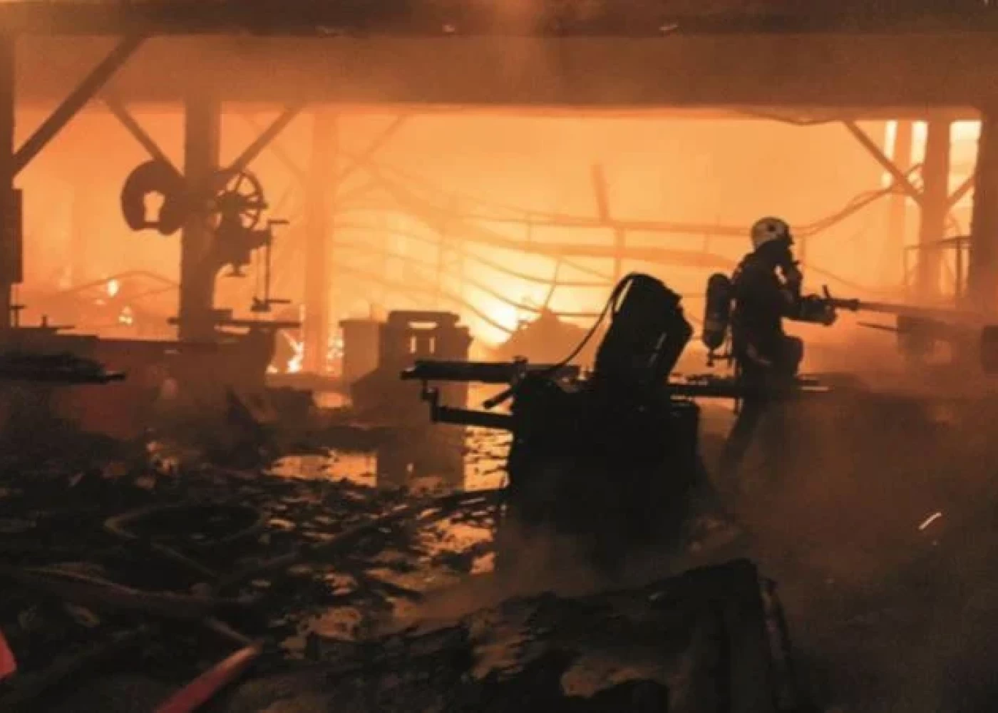 Türkiyədə fabrik yandı - 4 nəfər öldü