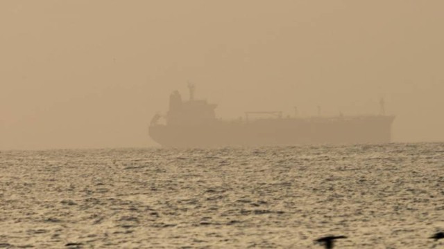 İran Marşal adaları bayrağı altında üzən tankeri həbs etdi