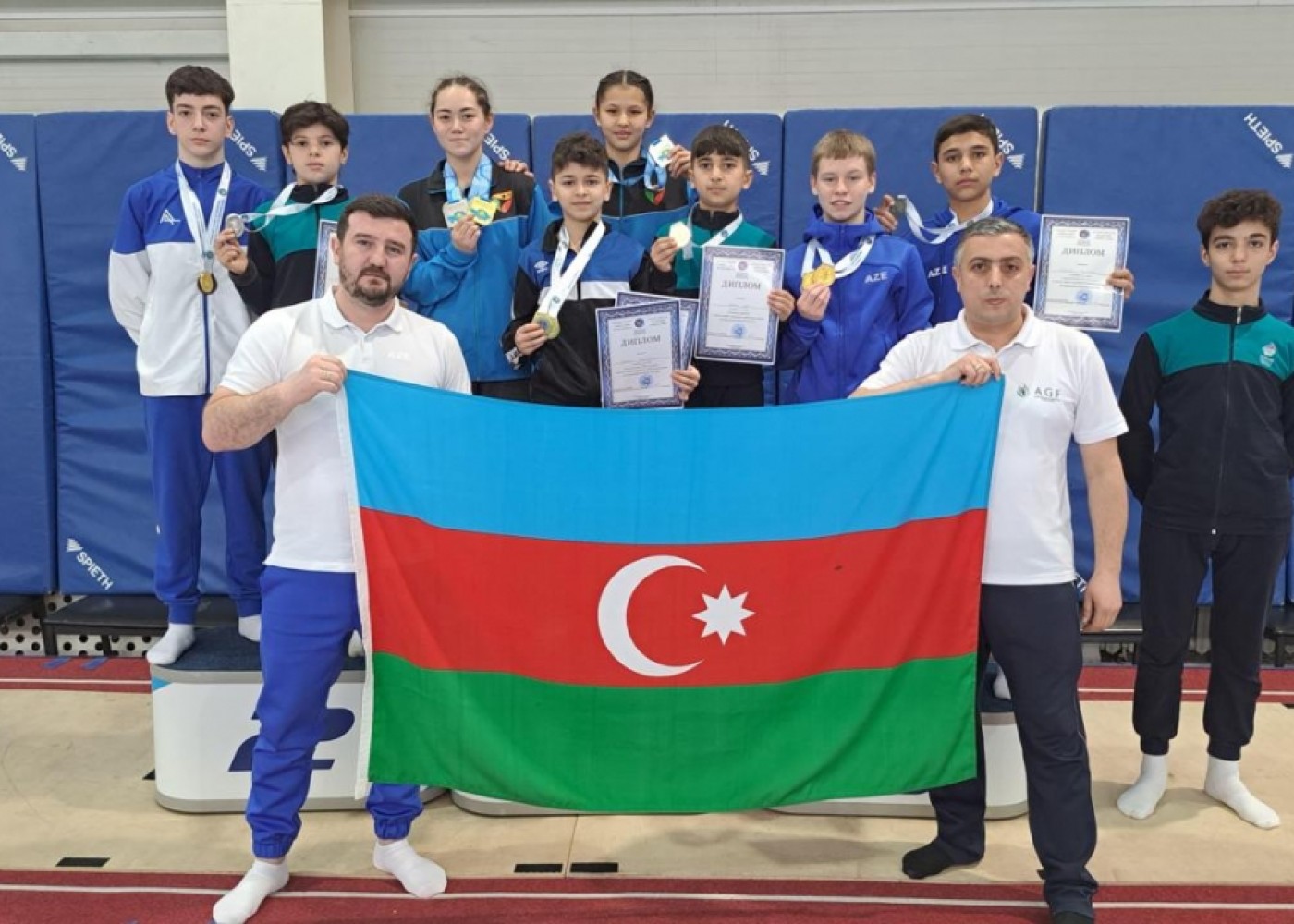 Gimnastlarımız Qazaxıstanda qızıl medal qazandılar