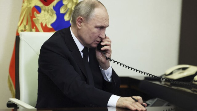 Putin "Crocus"da baş verən terror aktını eşitdikdən sonra -VİDEO