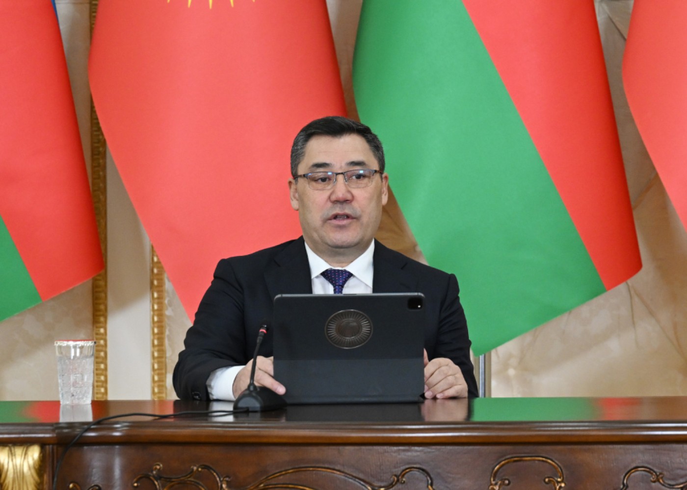 Qırğızıstan Prezidenti Ağdamda məktəbin tikintisi barədədanışdı