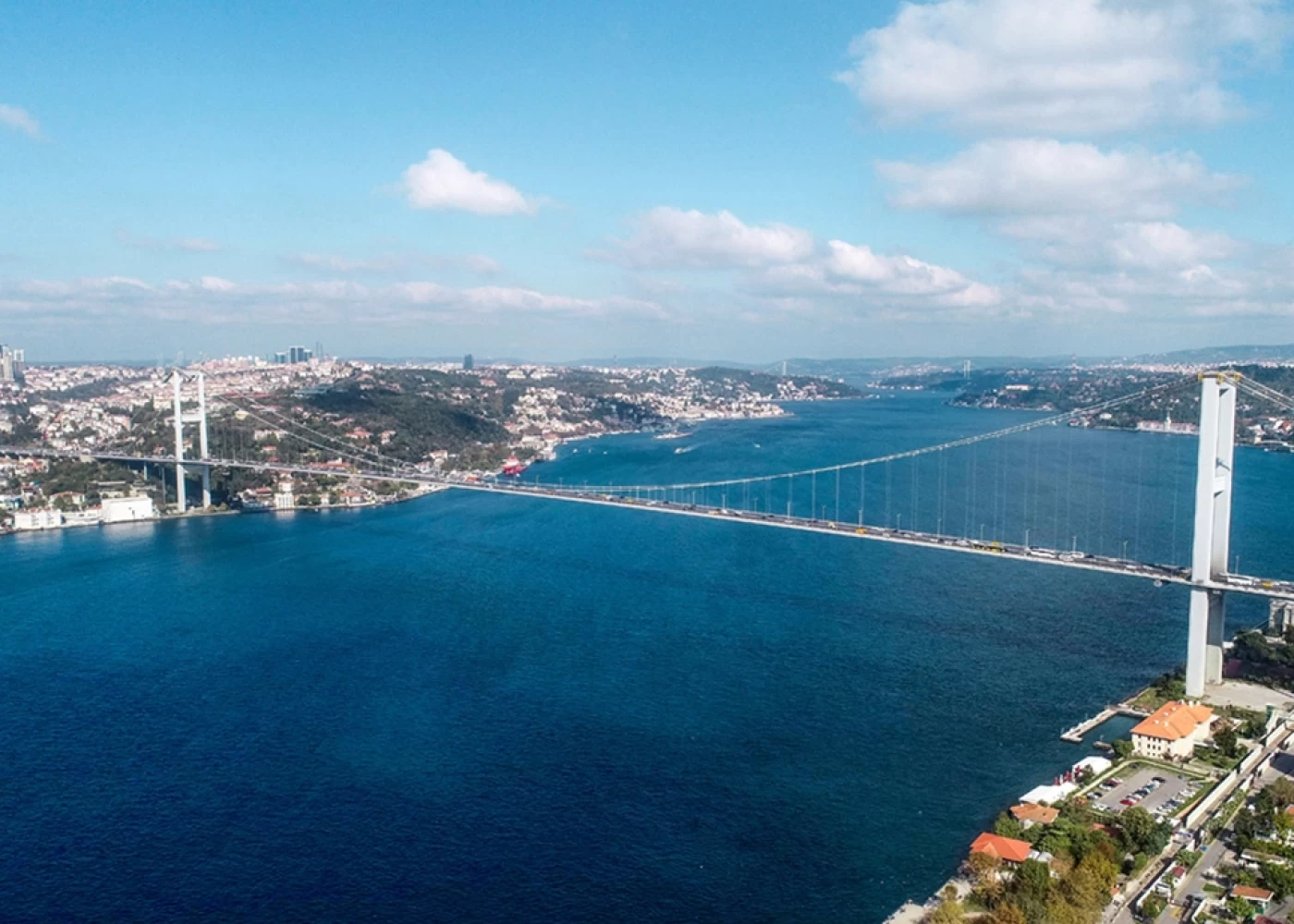 İstanbul Boğazı gəmi qəzasına görəbağlandı