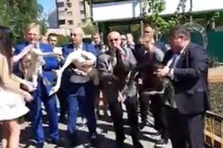 Azərbaycanlı deputat Şuşanın işğalı günü bayram etdi -  VİDEO