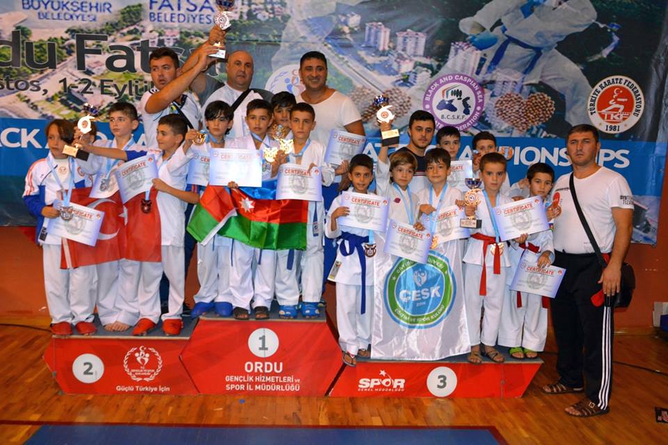 Karateçilərimiz Türiyədəki yarışda 34 medal qazandı   - FOTO