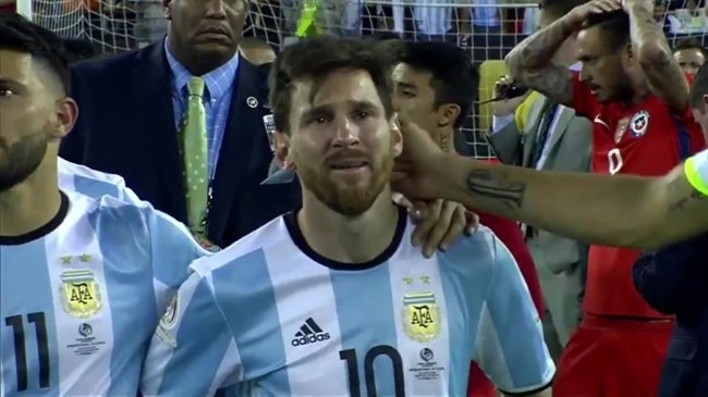 Messi anasını itirmiş uşaq kimi ağlayırdı  