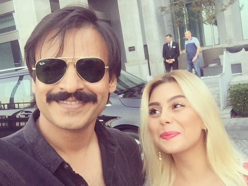 Azərbaycanlı aktrisa məşhur hind aktyoru ilə  - FOTO 