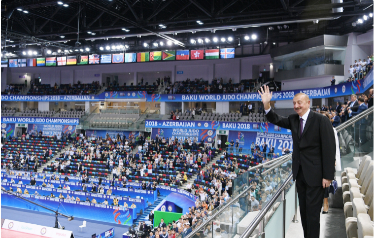 İlham Əliyev dünya çempionatında yarımfinal qarşılaşmasını izlədi 