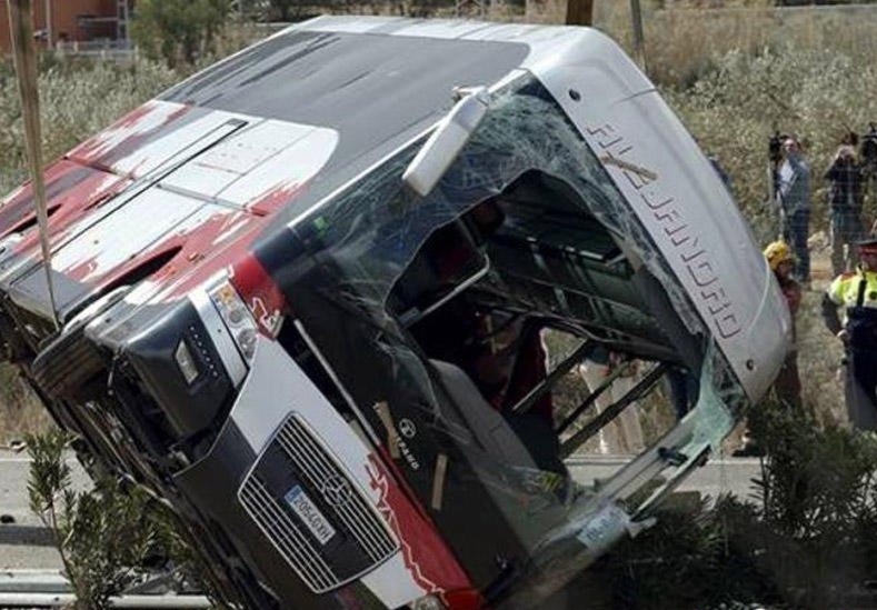 Turist avtobusu aşdı  - 11 nəfər yaralandı