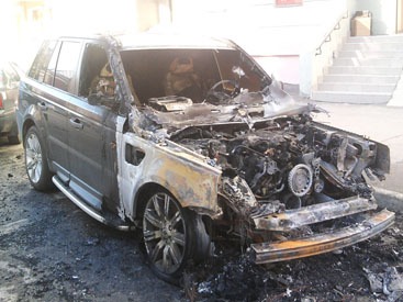 Land Rover yandı 