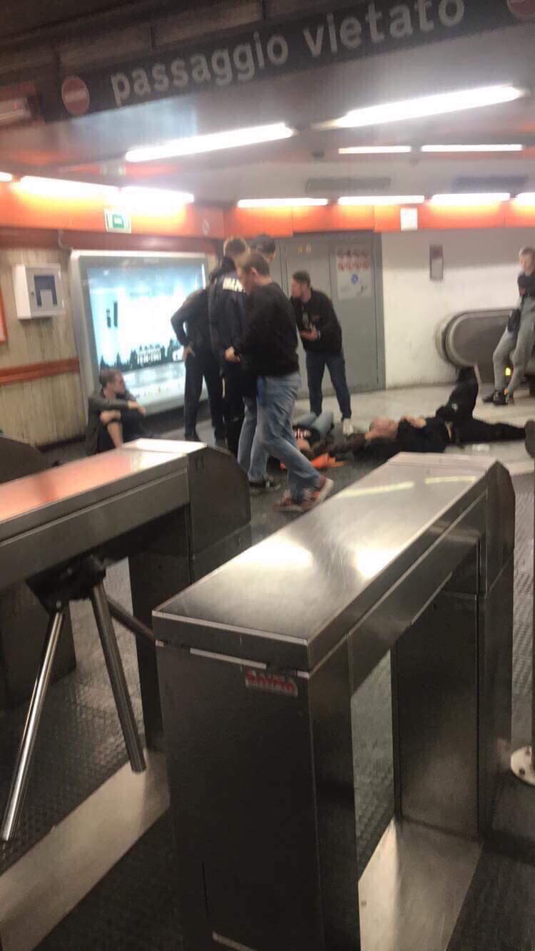 Metroda faciə   - Stadiondan qayıdan azarkeşin ayağı qopdu - VİDEO 