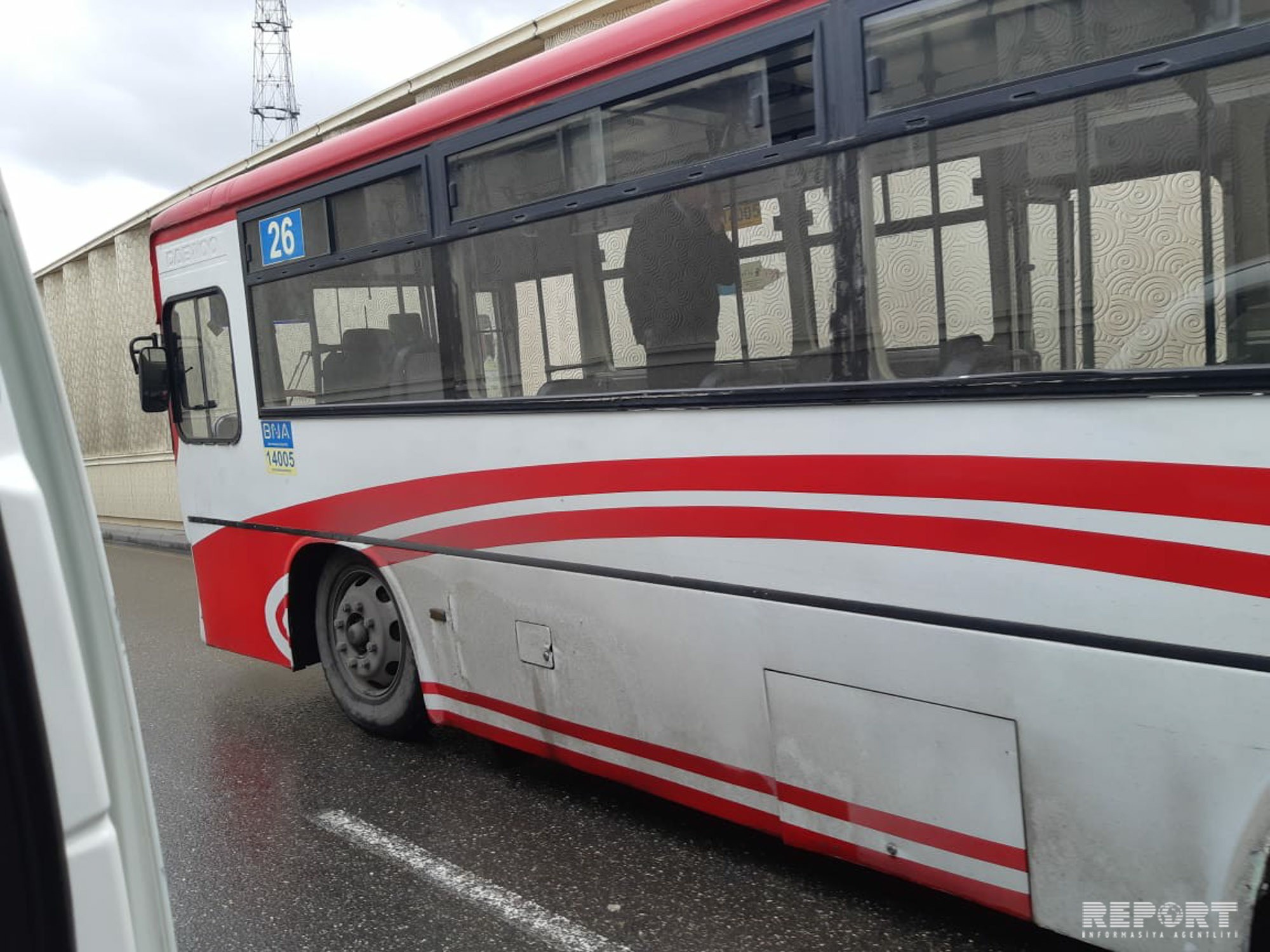 Bakıda tuneldə avtobus qəzaya düşdü    - FOTO