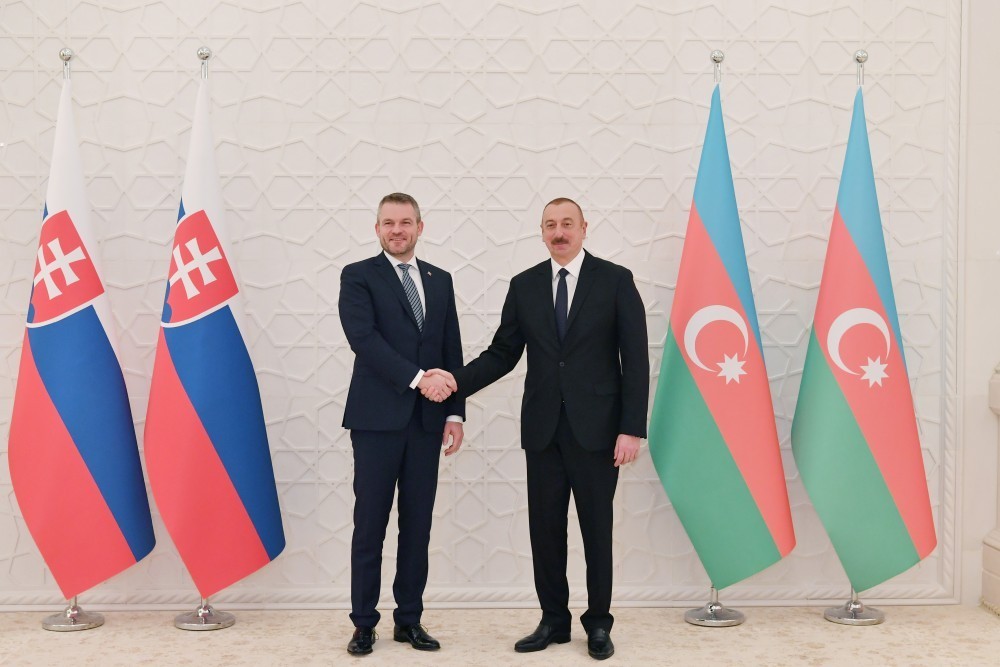 İlham Əliyev Slovakiyanın Baş naziri ilə görüşüb - FOTO