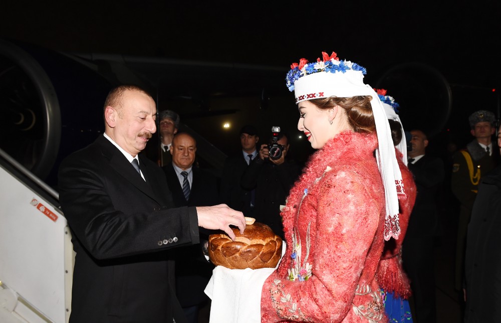 Prezident İlham Əliyev Belarusa getdi    - FOTOLAR