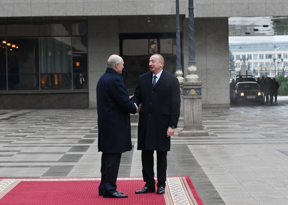  İlham Əliyev Lukaşenkonu Azərbaycana     dəvət etdi